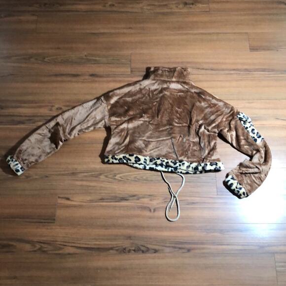 NEW Leopard Print Crop Top Pullover Half Zipper Size Medium - Picture 5 of 6